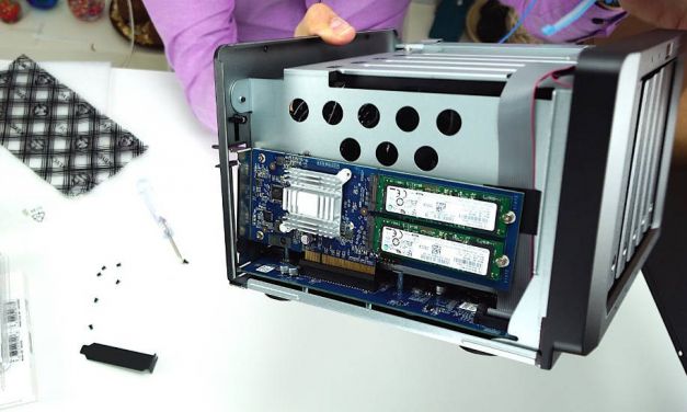 Synology M.2 SSD-Adapterkarte installieren M2D17 SSD-Cache